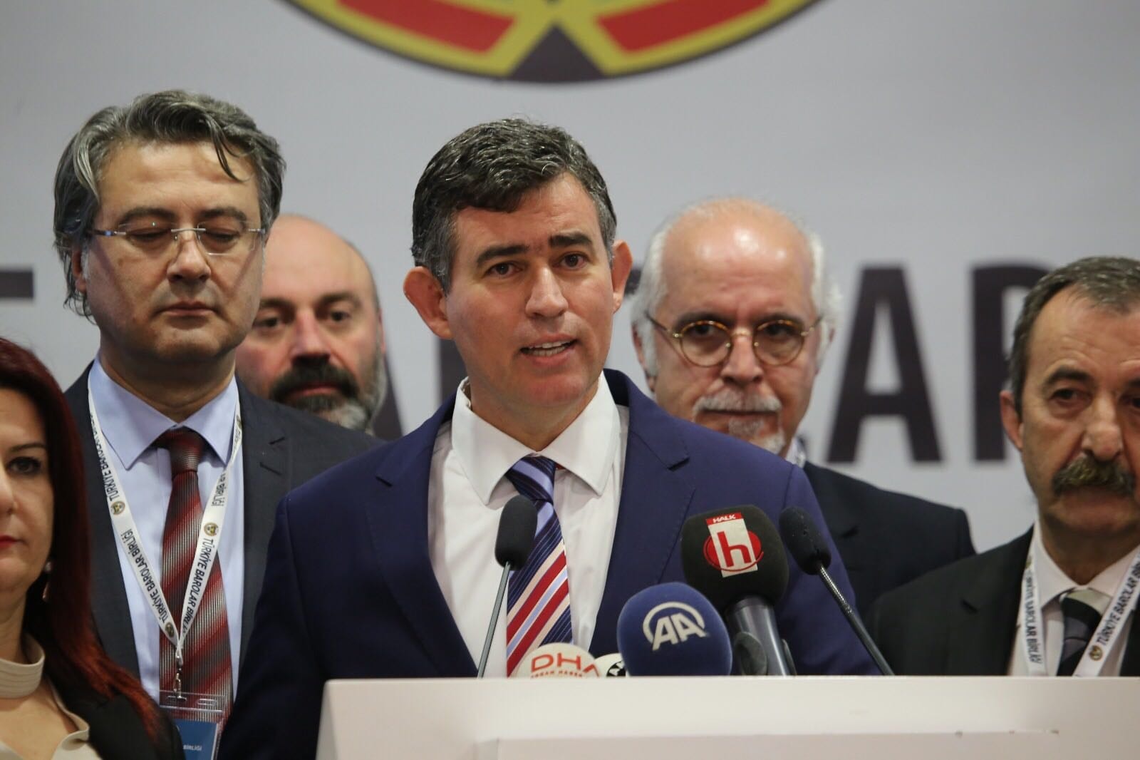 OHAL KHK’ları ve Devletin Güç Kullanma Yetkisini Sivillere Devreden 696 Sayılı OHAL KHK’sı Hakkında Olağanüstü Baro Başkanları Toplantısı Sonuç Bildirgesi - 1