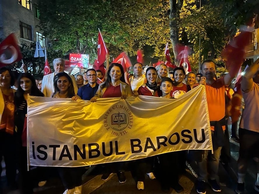 29 Ekim’de Meslektaşlarımızla Büyük Cumhuriyet Yürüyüşlerine Katıldık