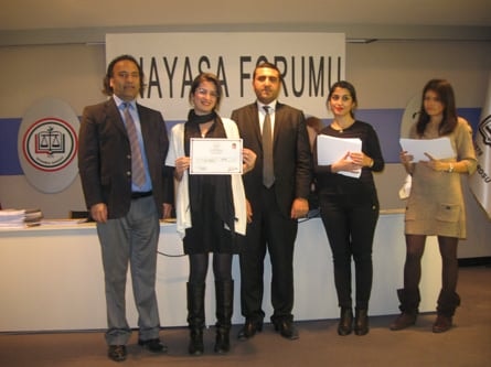 23. Dönem Hukuk İngilizcesi Ve Terminolojisi Derslerini Tamamlayanlara Katılım Belgeleri Verildi - 9