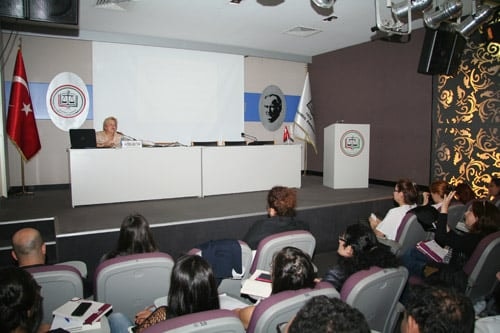 Kadın Hakları Ve Aile İçi Şiddet Konulu Sertifika Programı Devam Ediyor

 - 28