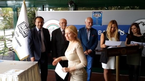 29. Dönem Hukuk İngilizcesi Ve Terminolojisi Derslerini Tamamlayanlara Katılım Belgeleri Verildi 
 - 24