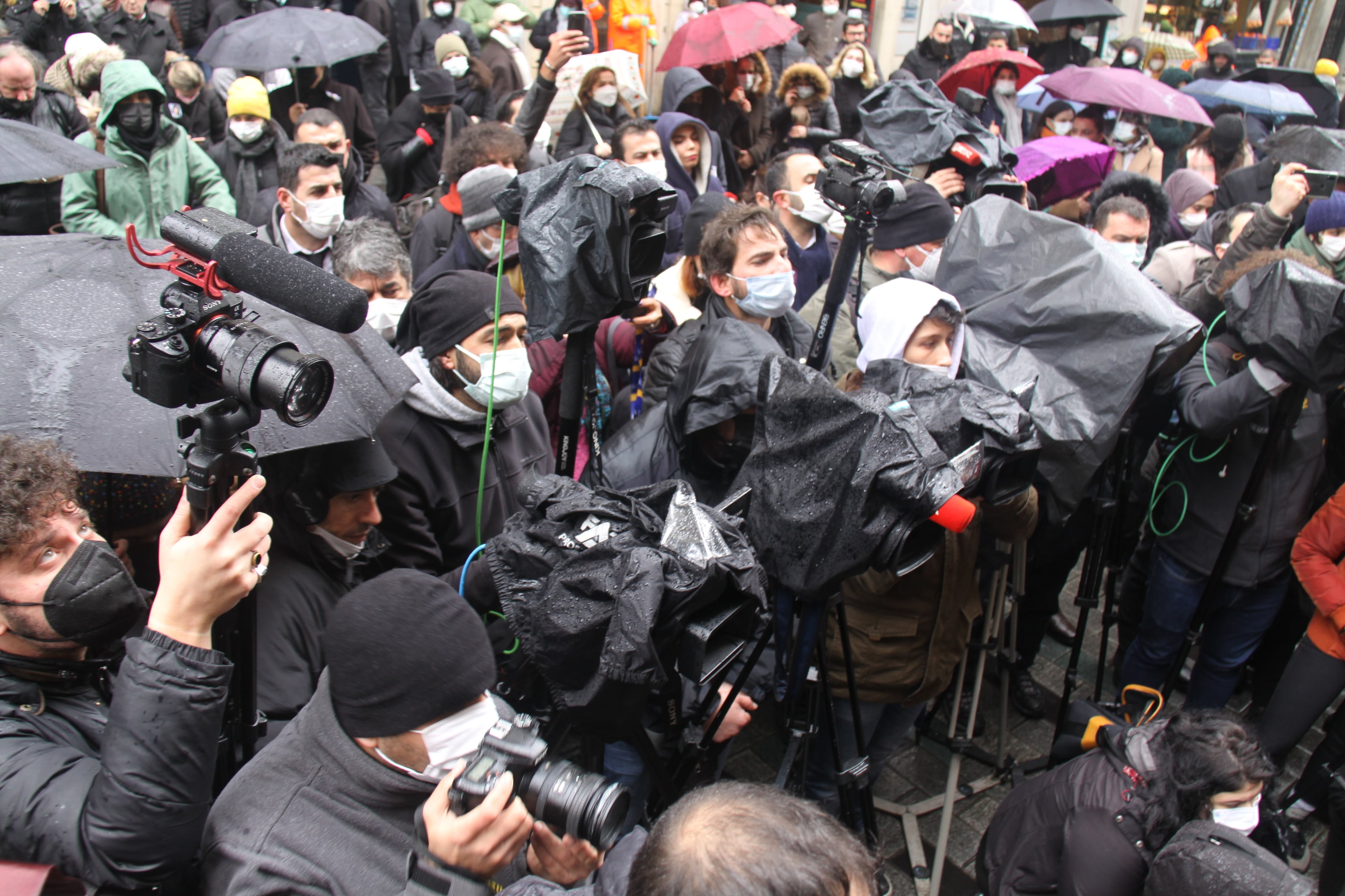 Katledilen Meslektaşımız Av. Dilara Yıldız Son Yolculuğuna Uğurlandı - 14