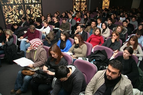 Kadın Hakları Ve Aile İçi Şiddet Semineri Devam Ediyor
 - 12