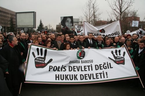 Polis Devleti Değil Hukuk Devleti

 - 8