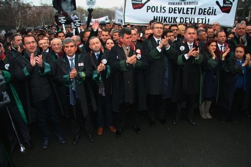 Polis Devleti Değil Hukuk Devleti

 - 79