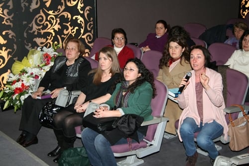 Türkiye Kadın Sorununu Çözerek Çağdaşlaşır
 - 25