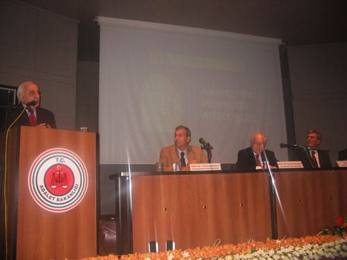 Ord. Prof. Dr. Sulhi Dönmezer İçin
Anma Toplantısı Düzenlendi
