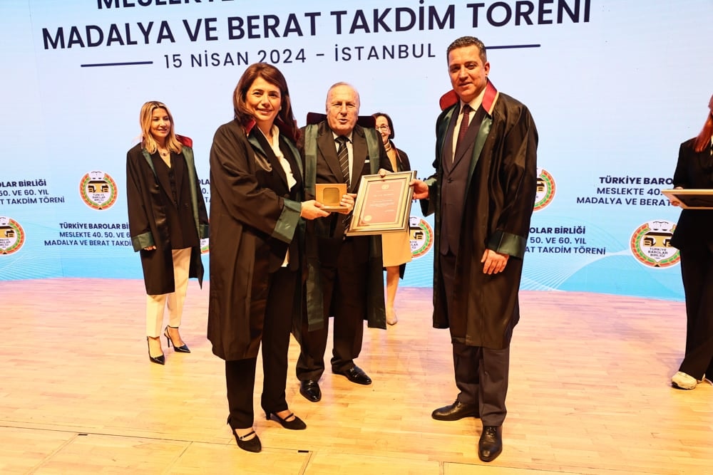 Meslekte 40, 50 ve 60 Yılını Dolduran Meslektaşlarımıza Plaket Verildi - 211