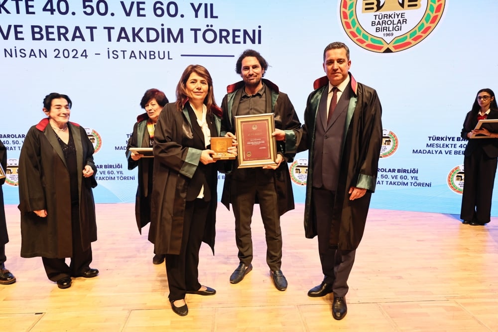 Meslekte 40, 50 ve 60 Yılını Dolduran Meslektaşlarımıza Plaket Verildi - 325