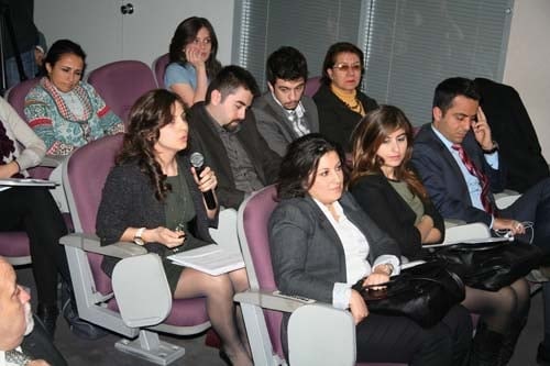 İstanbul Barosu Dış İlişkiler Merkezi Tarafından Düzenlenen
“Sınırlar Ve Sığınmacılar: Bir Suriye Örneği “ Konulu Toplantı Yapıldı - 90