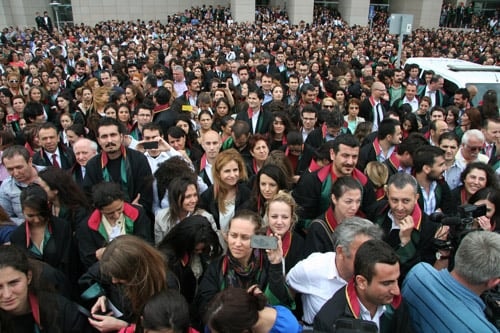 Halka Ve Avukata Yönelik Polis Şiddeti Ve Terörüne Derhal Son Verilmelidir

 - 26