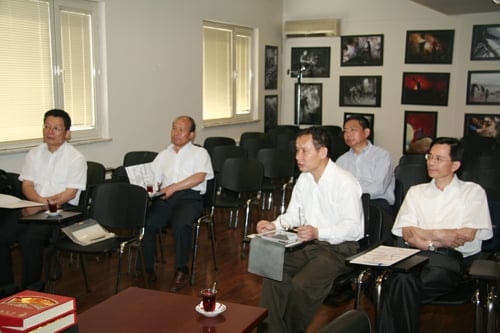 Çinli Hukukçular Baromuzu Ziyaret Etti
 - 9