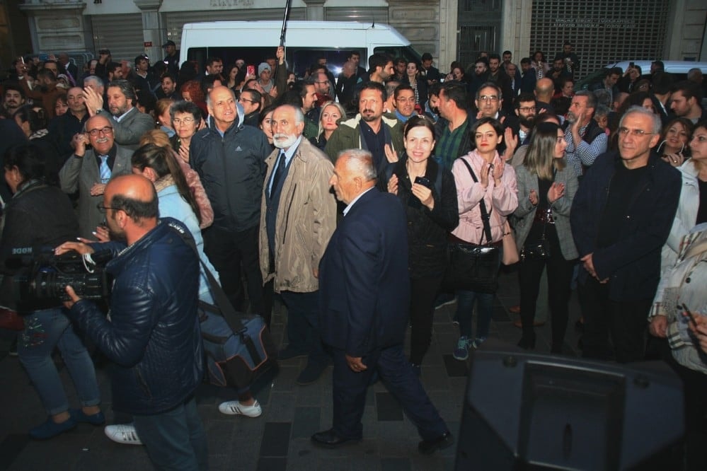 Demokrasi Nöbetine Katılım Genişliyor - 1