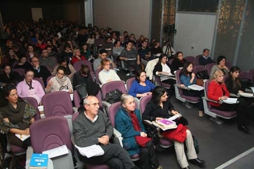 Kadın Hakları Ve Aile İçi Şiddet Semineri Devam Ediyor

 - 18