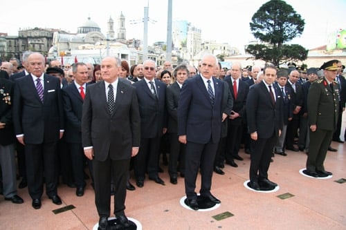 Atamızı Anıyoruz

 - 14