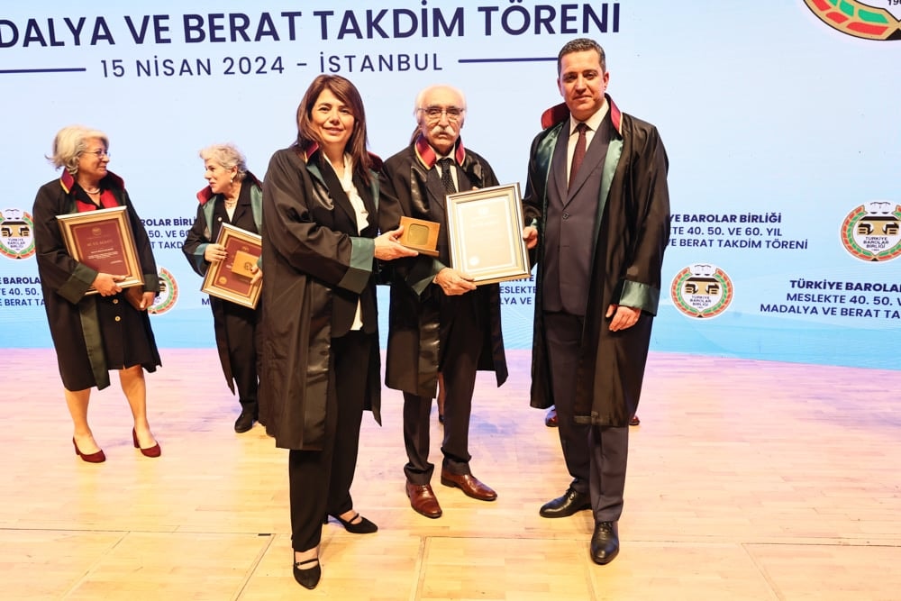 Meslekte 40, 50 ve 60 Yılını Dolduran Meslektaşlarımıza Plaket Verildi - 259