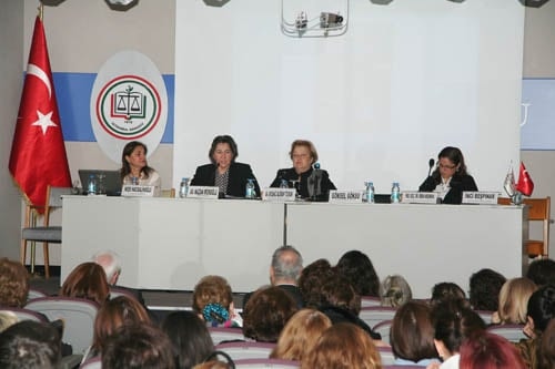 Kadına Şiddet Durmak Bilmiyor

 - 57