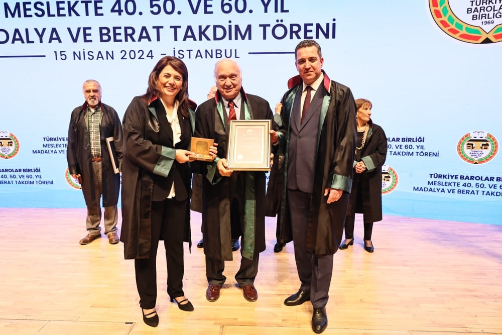 Meslekte 40, 50 ve 60 Yılını Dolduran Meslektaşlarımıza Plaket Verildi - 308