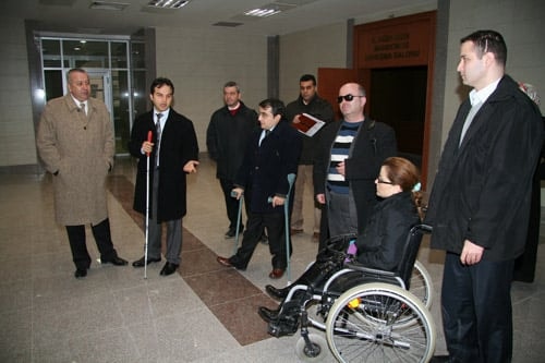 İstanbul Barosu Heyeti İstanbul Adalet Sarayında Engellilere Yönelik İncelemelerde Bulundu

 - 8