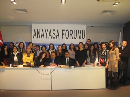 23. Dönem Hukuk İngilizcesi Ve Terminolojisi Derslerini Tamamlayanlara Katılım Belgeleri Verildi - 10