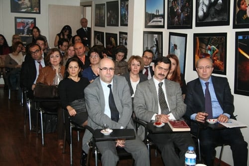 Kamu Avukatlarına Barodan Destek

 - 12