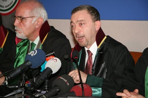 Baroya Karşı Hukuksuzlukların, Sindirme Ve Yıldırma Girişimlerinin Yoğunlaşması Üzerine İstanbul Barosu Yönetim Kurulu Olağanüstü Genel Kurul Kararı Aldı
 - 37