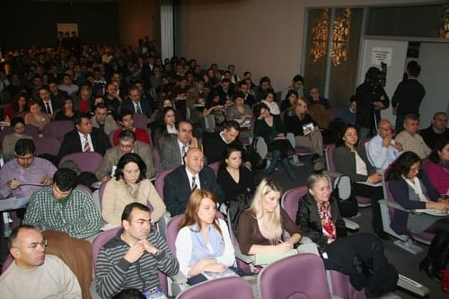 Uluslararası Ödeme Aracı Olan Çekin Ceza Yasası Kapsamına Alınması Eleştirildi

 - 7