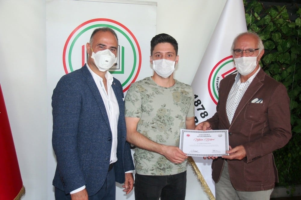 CMK ve Spor Hukuku Eğitimin Tamamlayanlara Sertifika Verildi - 24