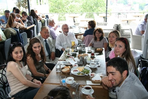 Staj Eğitim Merkezi Eğitimcileri Kahvaltılı Toplantıda Buluştu
 - 9