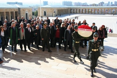 İstanbul Barosu Heyeti Anıtkabir’De Ata’Nın Huzurunda

 - 22