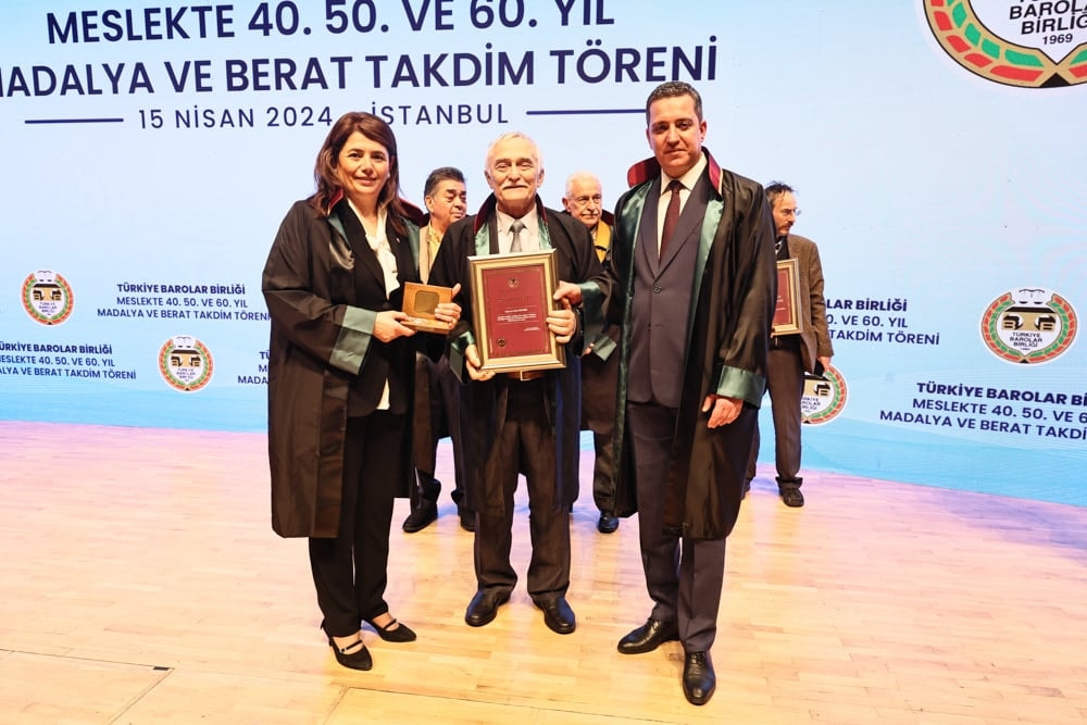 Meslekte 40, 50 ve 60 Yılını Dolduran Meslektaşlarımıza Plaket Verildi - 314