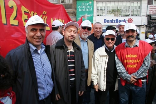 1 Mayıs’Ta Yine Taksim’Deydik
 - 3