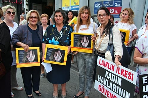 Kampanyada Toplanan Bir Milyonu Aşkın İmza 
Tbmm Başkanlığına Gönderildi - 1