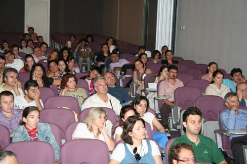 Sağlık Çalışanları, Diğerlerinden
16 Kat Daha Fazla Şiddet Görüyor - 23