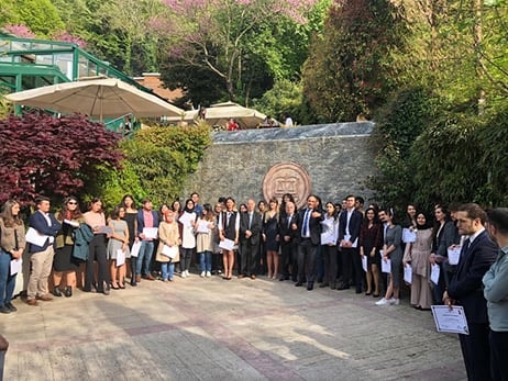 41. Dönem Hukuk İngilizcesi ve Terminoloji Derslerine Katılanlara Törenle Belgeleri Verildi