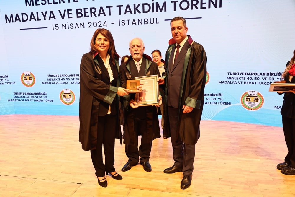 Meslekte 40, 50 ve 60 Yılını Dolduran Meslektaşlarımıza Plaket Verildi - 194