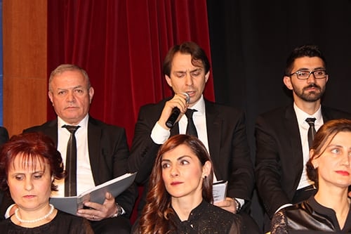 Türk Halk Müziği Topluluğu Konser Verdi
 - 11