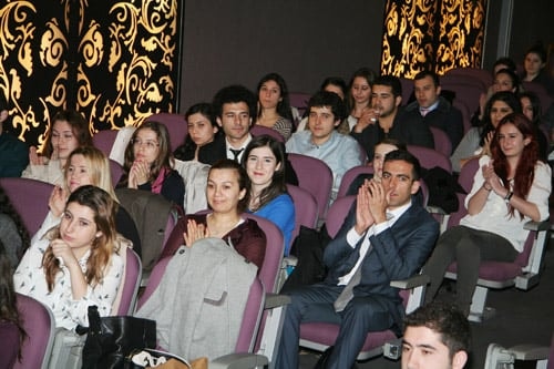 27. Dönem Hukuk İngilizcesi Ve Terminolojisi Derslerini Tamamlayan Avukat Ve Stajyer Avukatlara Katılım Belgeleri Verildi - 26