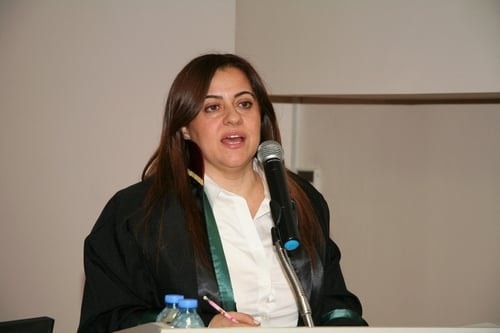 Avukatlar, Kurtçuklardan Muhteşem Kelebekler Yapmayı Becerenlerdir

 - 10