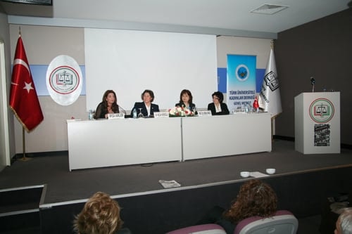 Önder Kadınlar Ödüllendirildi
 - 28