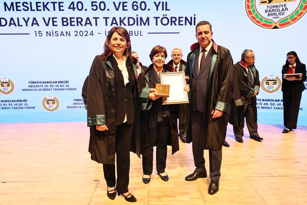 Meslekte 40, 50 ve 60 Yılını Dolduran Meslektaşlarımıza Plaket Verildi - 274