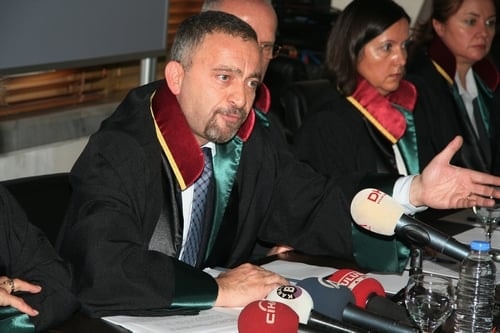 Yolsuzluk İddialarını Kapatılmış Saymak Hukuken Mümkün Değildir

 - 33