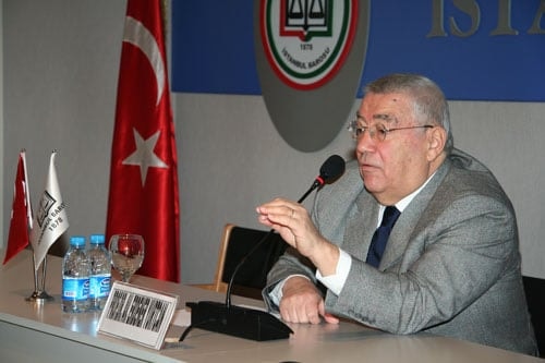 Prof. Dr. Av. Erdener Yurtcan:
“Ceza Avukatı Özgürlük Mücadelesi Verir”