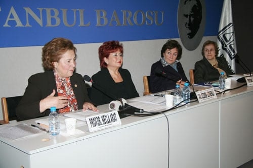 Kadın Haklarında Çok Gerilerdeyiz - 24