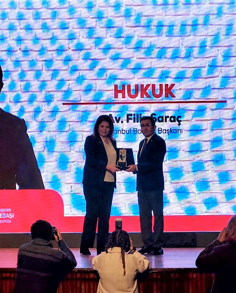Başkanımız Av. Filiz Saraç'a Uğur Mumcu Ödülü - 1