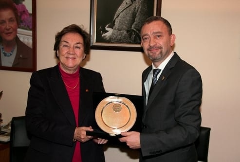 Mahmut Esat Bozkurt Hukuk Ödülü Prof. Dr. Aysel Çelikel’E Verildi
 - 27