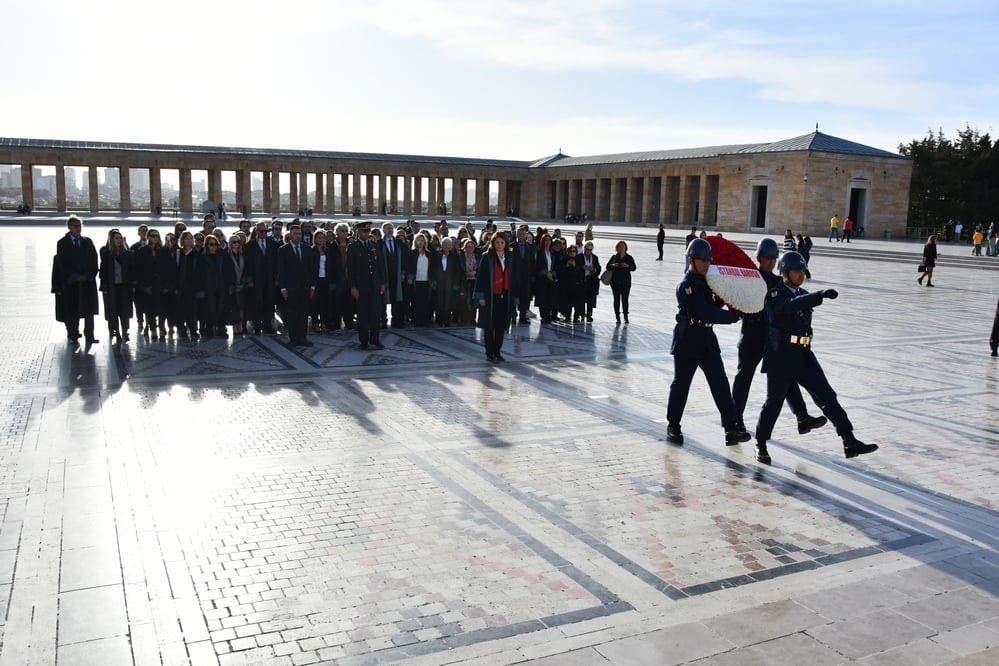 İstanbul Barosu Cumhuriyetimizin 100. Yılında Anıtkabir’de ATAMIZIN Huzurunda - 7