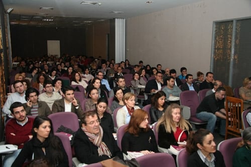 “Kadın Hakları Ve Aile İçi Şiddet” Konulu Sertifika Programı

 - 55