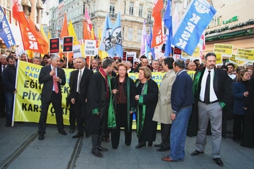 4+4+4 Dayatması Yürüyüşle Protesto Edildi

 - 4