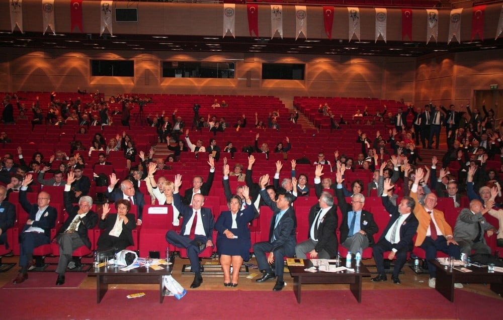 Başkan Durakoğlu Güven Tazeledi - 348